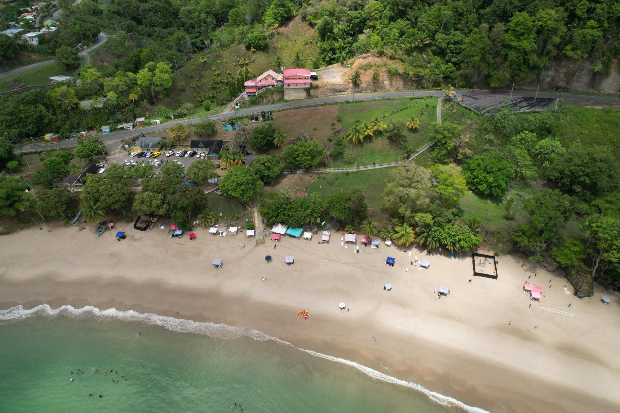 Las Cuevas Beach Lodge Exteriör bild